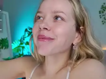 Chaturbate Live Sex Cam of milly_shy