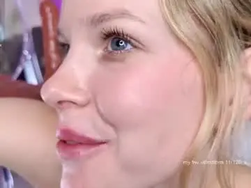 Chaturbate Live Sex Cam of milly_shy