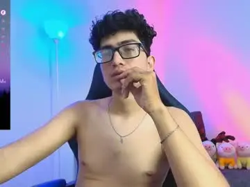 Chaturbate Sex Chat of tylerwhiite_