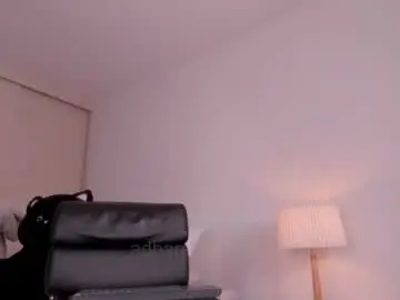 Chaturbate Live Sex Cam of adhara_walton