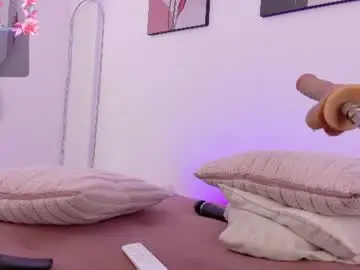 Chaturbate Live Sex Cam of helen_diaz1
