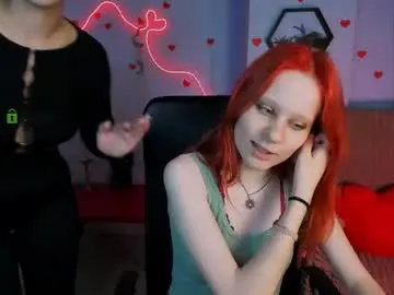 Chaturbate Live Sex Cam of ella_soft_