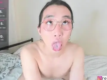 Chaturbate Live Sex Cam of ren_yoonn