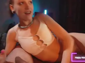 Chaturbate Live Sex Cam of strawberrywithcream18