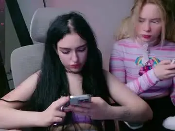 Chaturbate Live Sex Cam of beaty_lilith