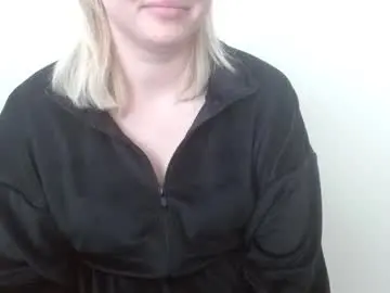 Chaturbate Live Sex Cam of leyla_le