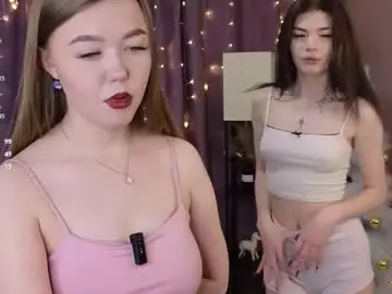 Chaturbate Live Sex Cam of berry_bloom