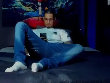 Chaturbate Live Sex Cam of lilray99