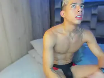 Chaturbate Live Sex of andrew_twink18