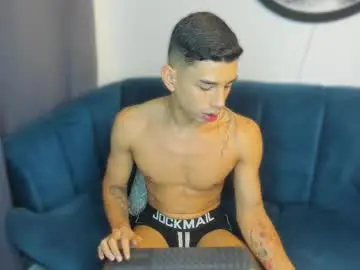 Chaturbate Live Sex of andrew_twink18