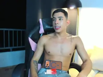 Chaturbate Best live sex cam show of andrew_twink18