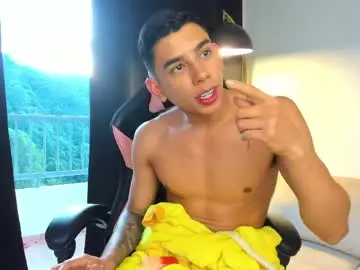 Chaturbate Live Porn of andrew_twink18