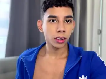 Chaturbate Live Porn of andrew_twink18