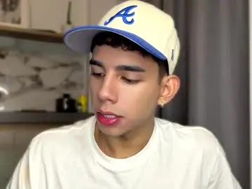 Chaturbate Best live sex cam show of andrew_twink18