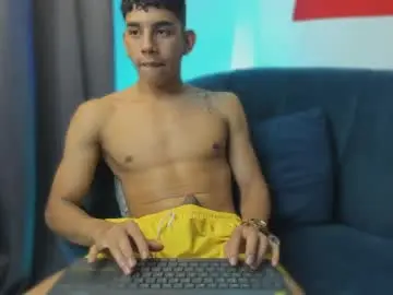 Chaturbate Live Sex of andrew_twink18