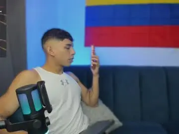 Chaturbate Adult Webcam of andrew_twink18