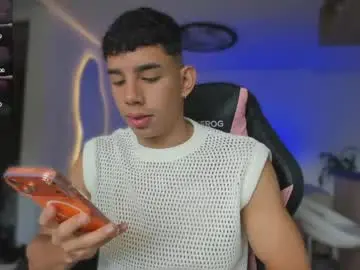 Chaturbate Free Porn Cam of andrew_twink18