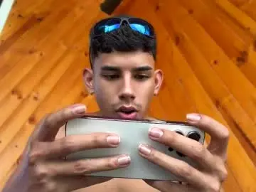 Chaturbate Adult Webcam of andrew_twink18