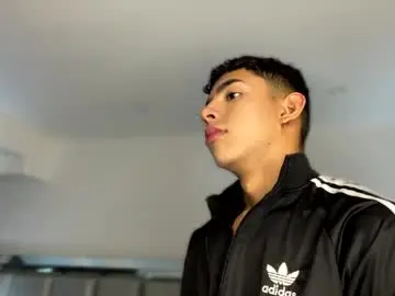 Chaturbate Live Sex of andrew_twink18