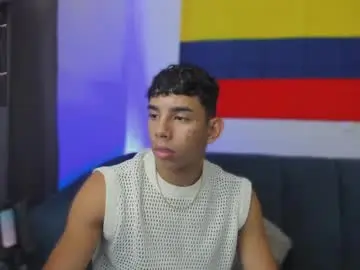 Chaturbate Sex Cam of andrew_twink18
