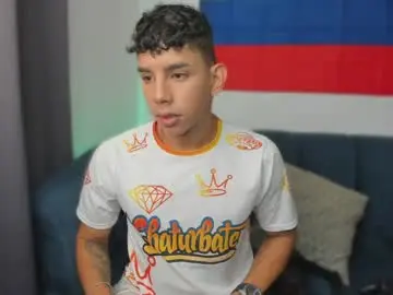 Chaturbate Free Porn Cam of andrew_twink18