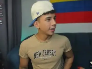 Chaturbate Best live sex cam show of andrew_twink18