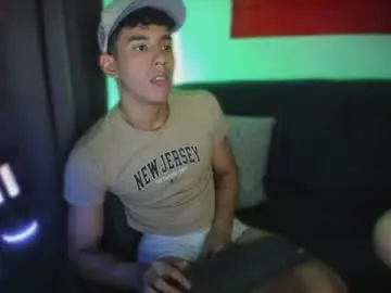 Chaturbate Sex Cam of andrew_twink18