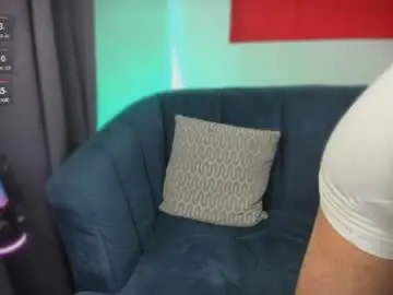 Chaturbate Live Sex Cam of andrew_twink18