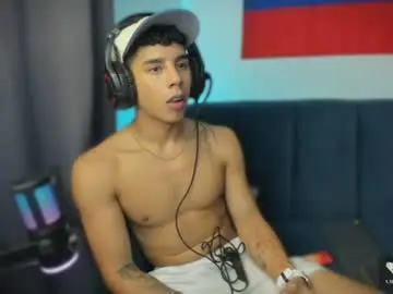 Chaturbate Sex Cam of andrew_twink18
