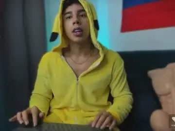 Chaturbate Live Porn of andrew_twink18