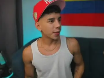 Chaturbate Free Porn Cam of andrew_twink18