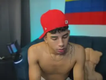 Chaturbate Adult Webcam of andrew_twink18