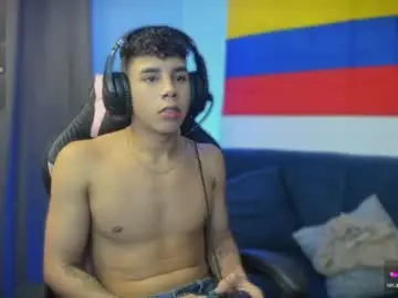 Chaturbate Live Porn of andrew_twink18