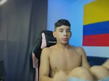 Chaturbate Sex Cam of andrew_twink18