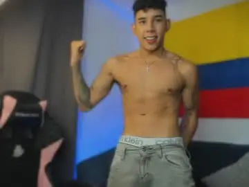Chaturbate Live Sex of andrew_twink18