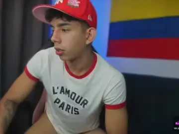 Chaturbate Best live sex cam show of andrew_twink18