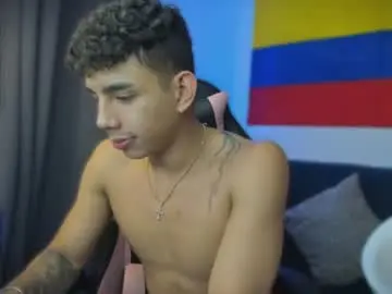 Chaturbate Nude Webcam of andrew_twink18