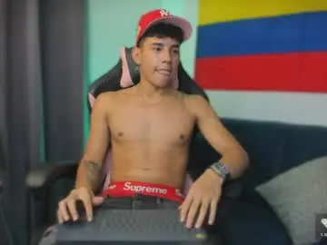 Chaturbate Free Porn Cam of andrew_twink18