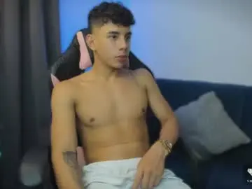 Chaturbate Sex Cam of andrew_twink18