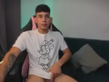 Chaturbate Best live sex cam show of andrew_twink18