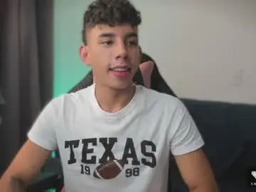Chaturbate Live Porn of andrew_twink18