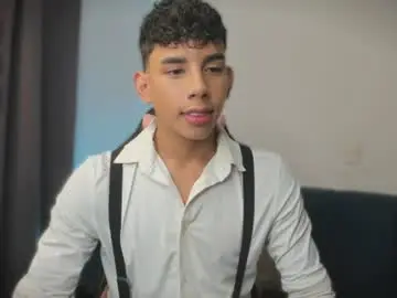 Chaturbate Live Sex Cam of andrew_twink18