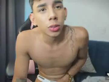 Chaturbate Private Sex Chat of andrew_twink18