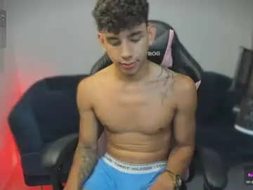 Chaturbate Free Porn Cam of andrew_twink18