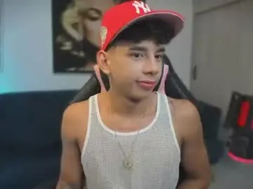 Chaturbate Best live sex cam show of andrew_twink18