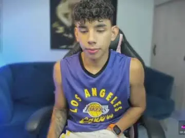 Chaturbate Private Sex Chat of andrew_twink18