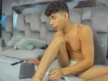 Chaturbate Adult Webcam of andrew_twink18