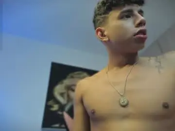 Chaturbate Live Sex Cam of andrew_twink18