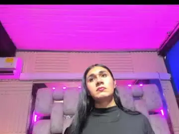 Chaturbate Live Porn of mahiara_hot