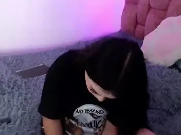 Chaturbate Live Sex Cam of nahia__2